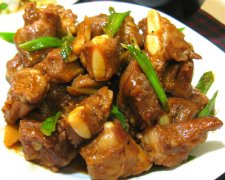 ��ÿ��һ�ˡ�֮�������Źǡ�