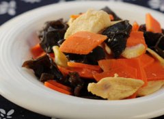 ���ܲ�ľ������Ƭ������