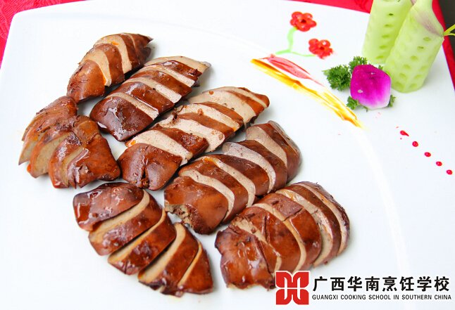 广西华南烹饪学校